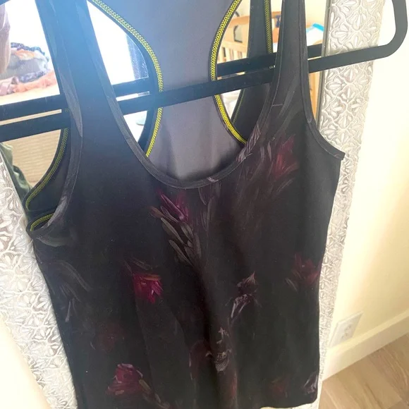 Lululemon jungle tank top - Picture 2 of 3